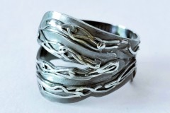 Zilveren ring  met haakwerk "Ridder"