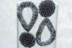 Oorstekers zilver met rondel en teardrop a-symetrisch, Miyuki kralen grijs/zilver