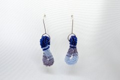Oorhangers zilver blauw/heide Möbius ring