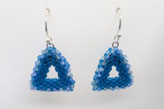 Oorhangers blauwe kralen triangel