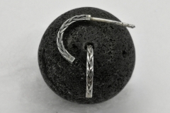 Kleine oorstekers zilver geoxideerd, Kumihimo