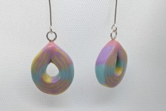 Oorhangers zilver met pastelkleurige kleidruppel