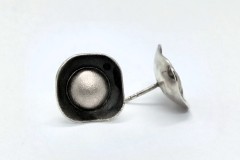 Oorstekers zilver zwarte bloem groot